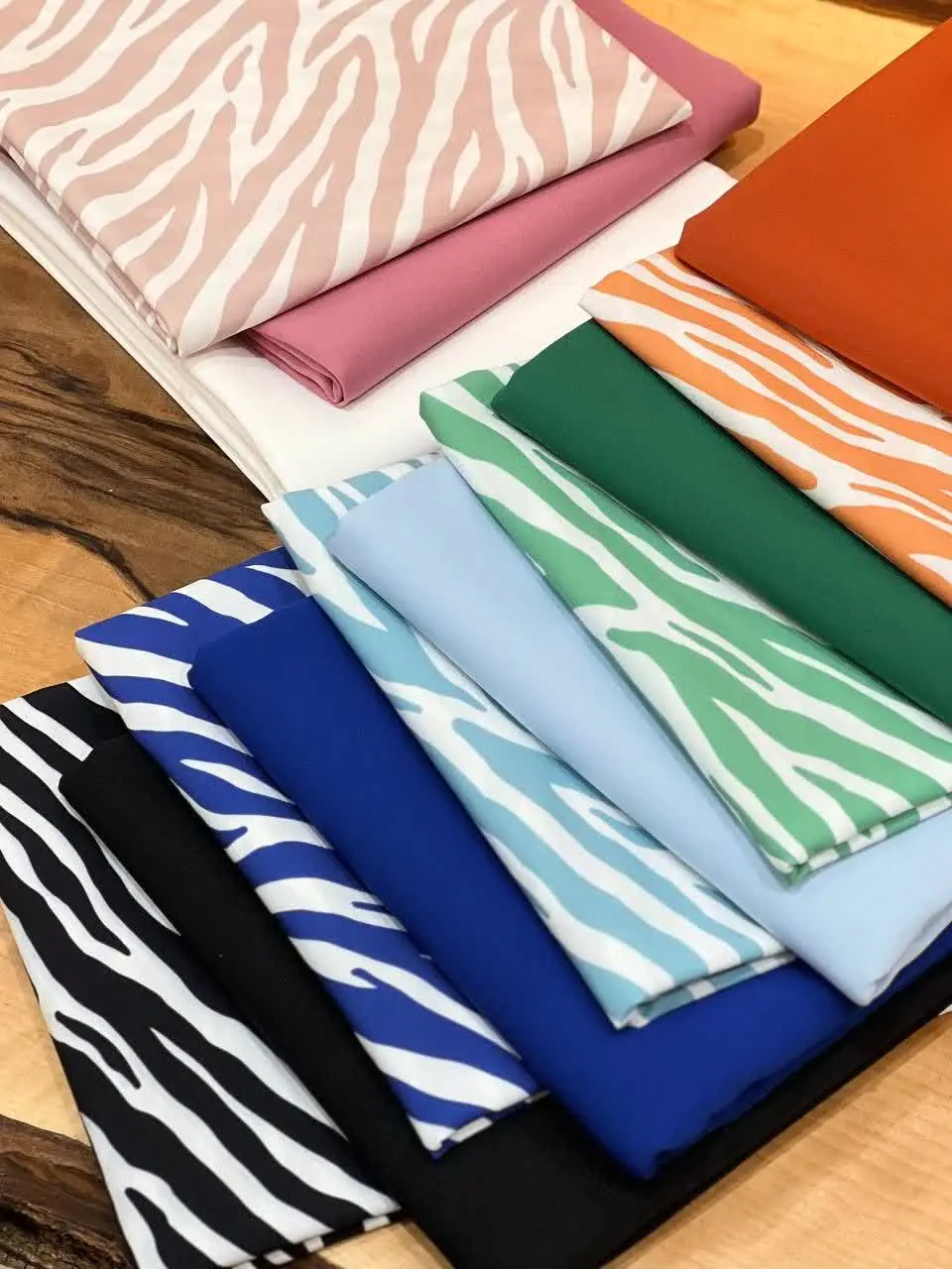 👑نوع پارچه 👈 #کرپ_فلور
