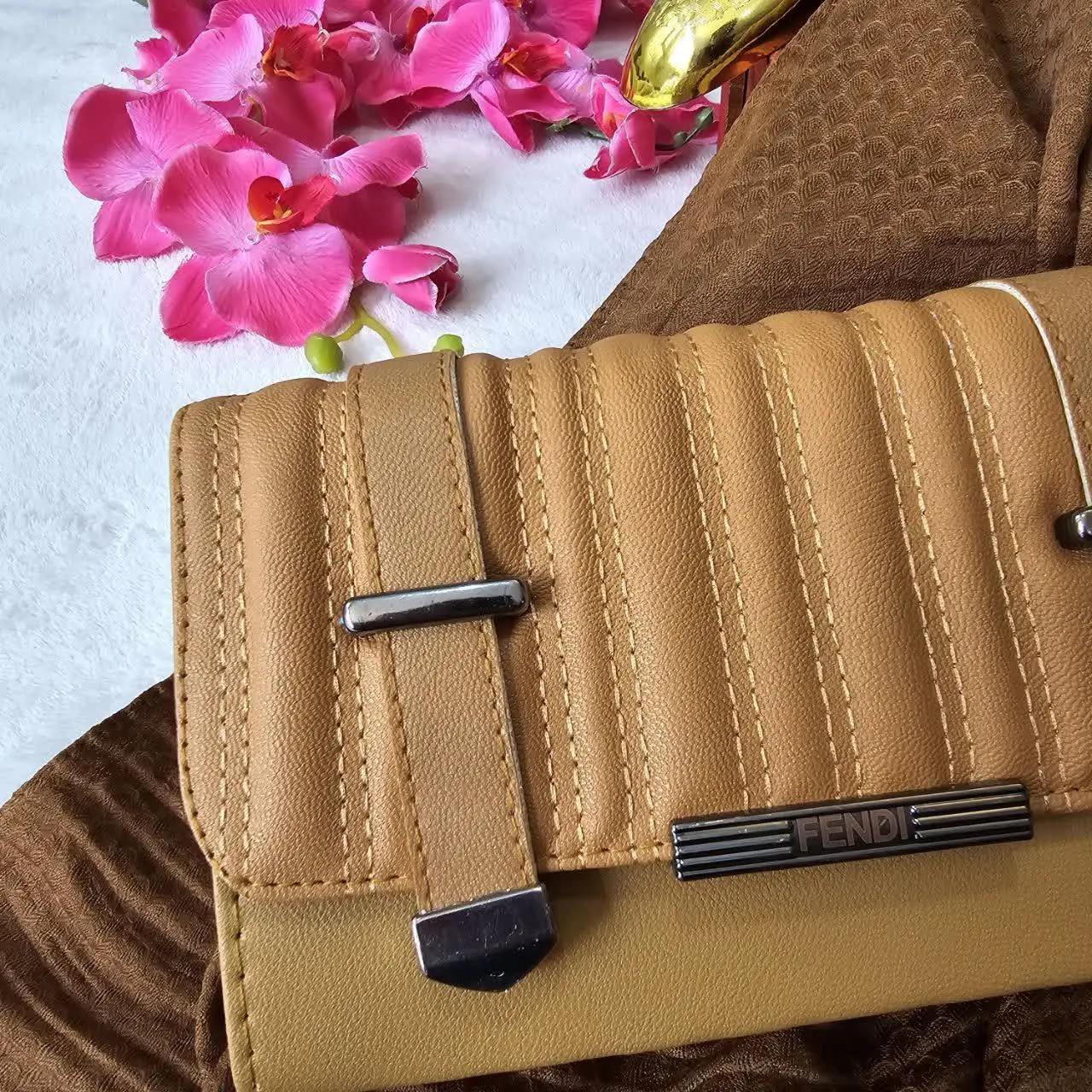 🌸 نام: ست کیف و شال اتریسا
