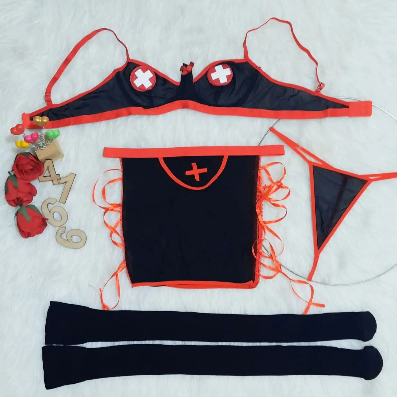 فنردار ۴ تکه با شورت و جوراب