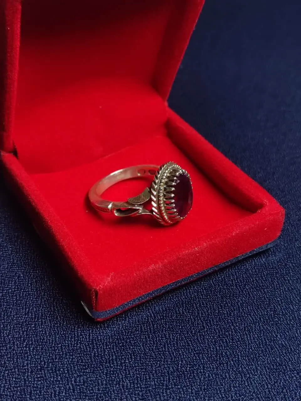 انگشتر آمیتیس
