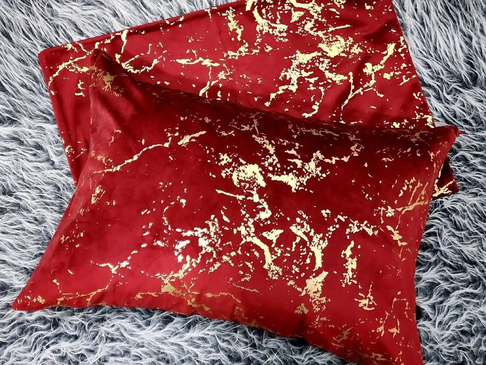 ⭕️روبالشتی طلاکوب نوار دار
