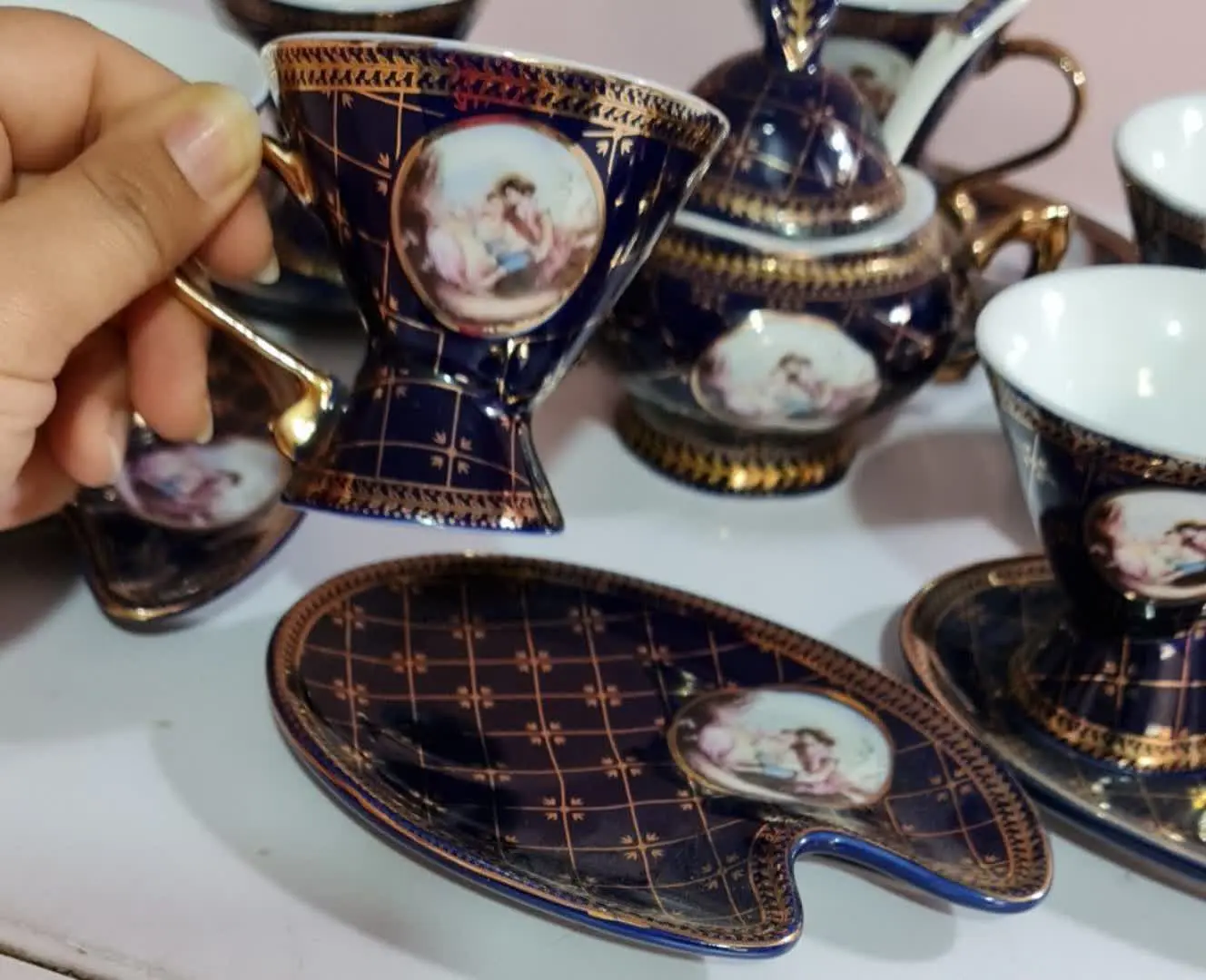 بسیارزیبا وطرح ومدل خاص
