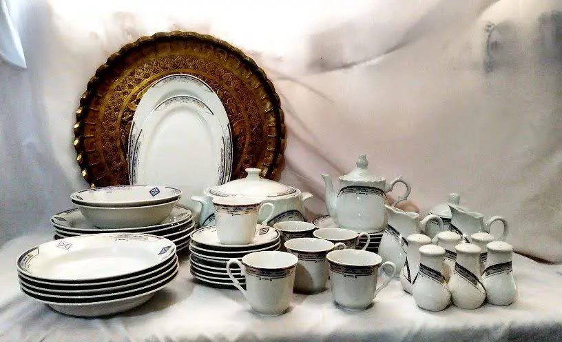 ۶عدد فنجان چای خوری یک عدد...