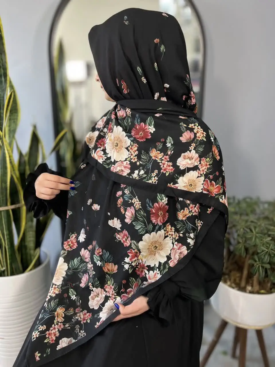 روسری حاشیه گل گلی🌸
