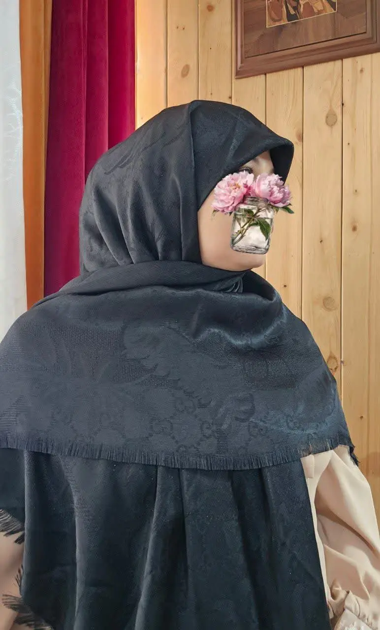 آبی و صورتی دلبرش
