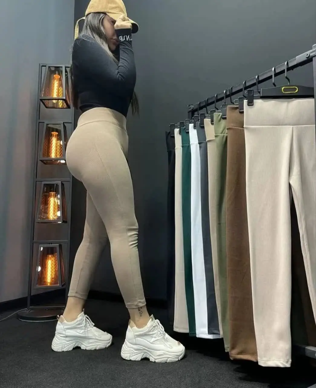 یه لگ گرم و نرم زمستونی که همه جا میتونی بپوشی و خیلی هم مدددد شده ☺️🥰
