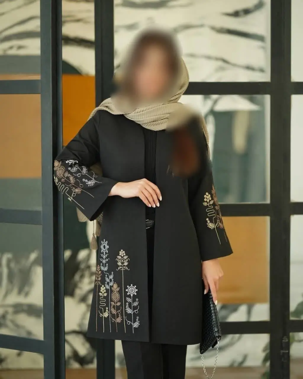 نام: مانتو گلدوزی هاله
