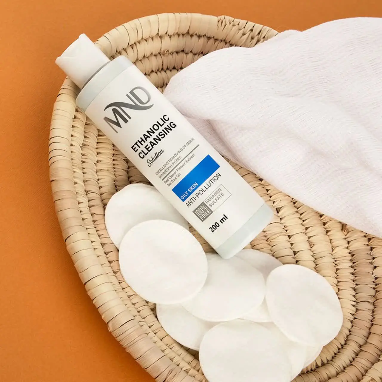 محلول پاک کننده اتانولی مناسب پوست چرب ام ان دی ۲۰۰ میلی‌لیتر
