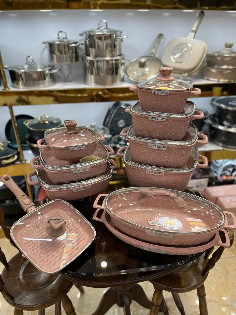 📌سرویس قابلمه مربع ۱۹ پارچه
