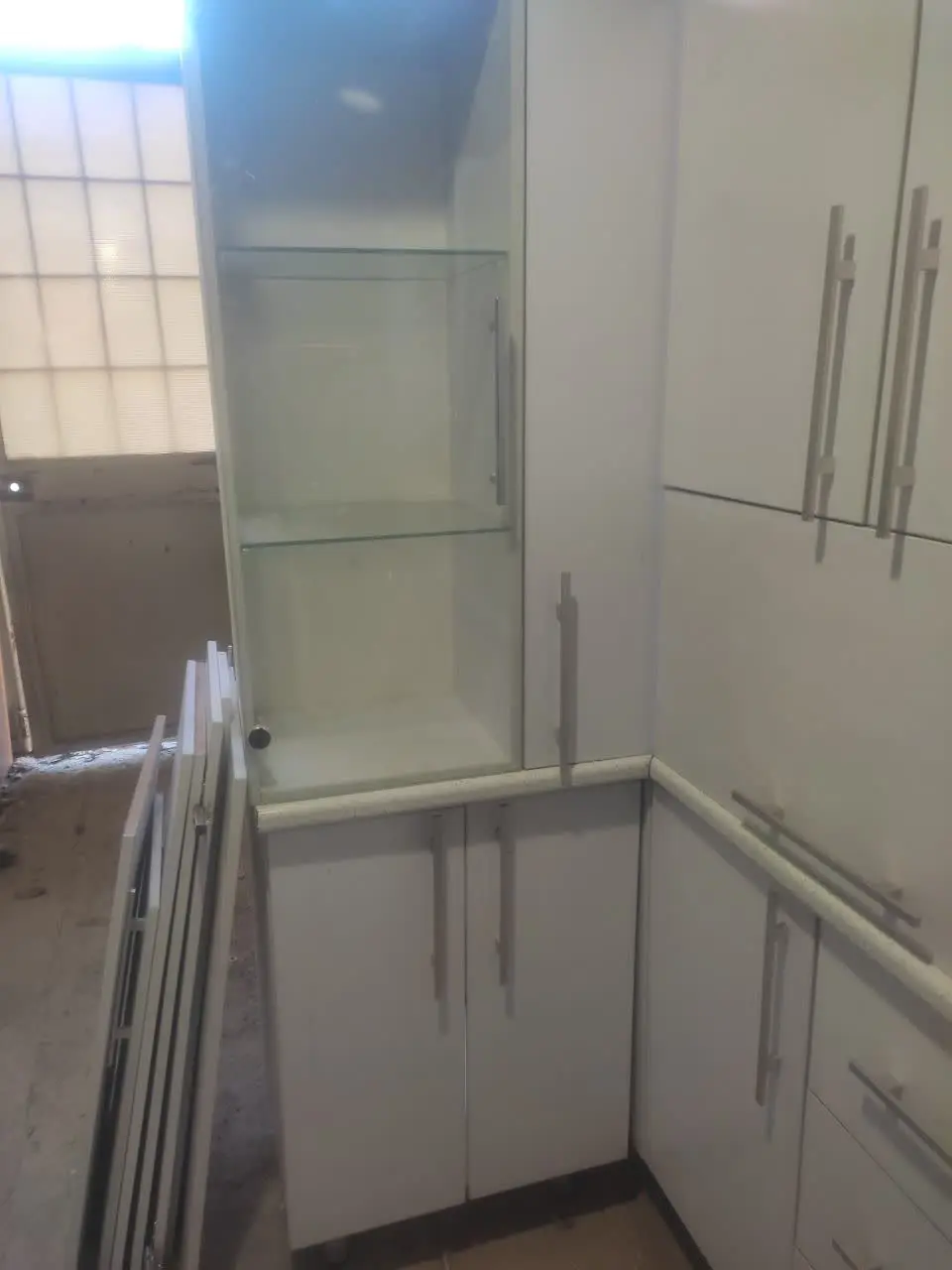 ۱۱متر کابینت سفید 
