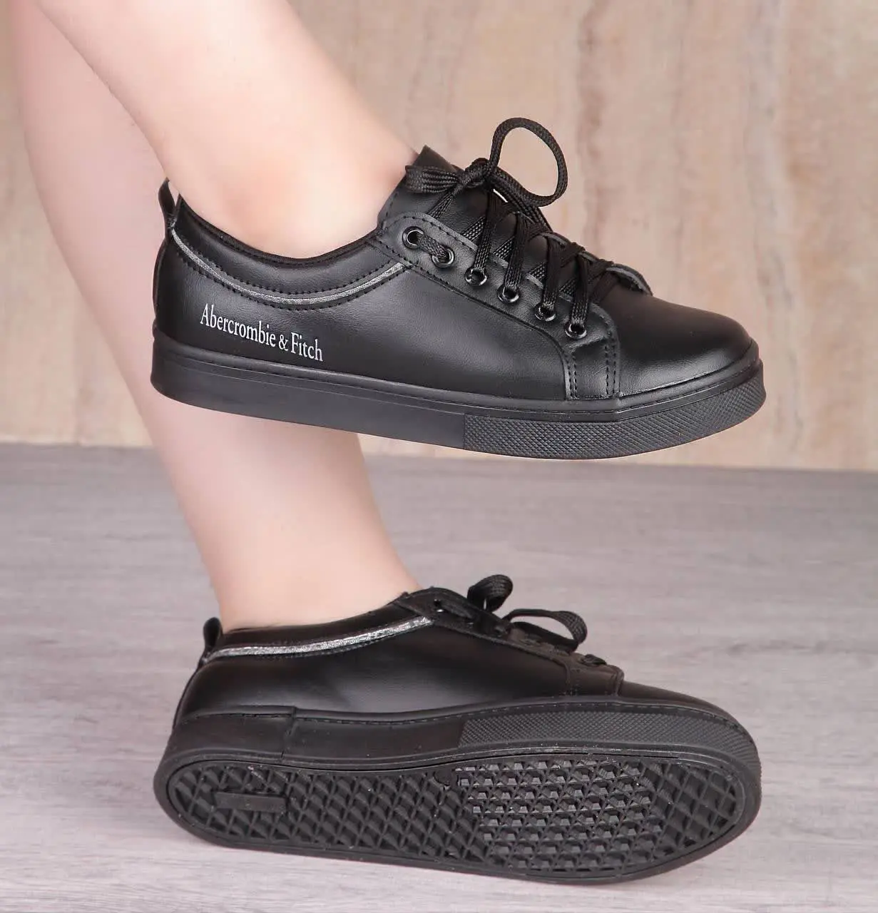 رنگبندی مشکی سفید کرم