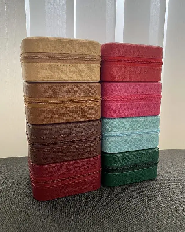 ابعاد:۹٫۵ در ۹٫۵ سانت