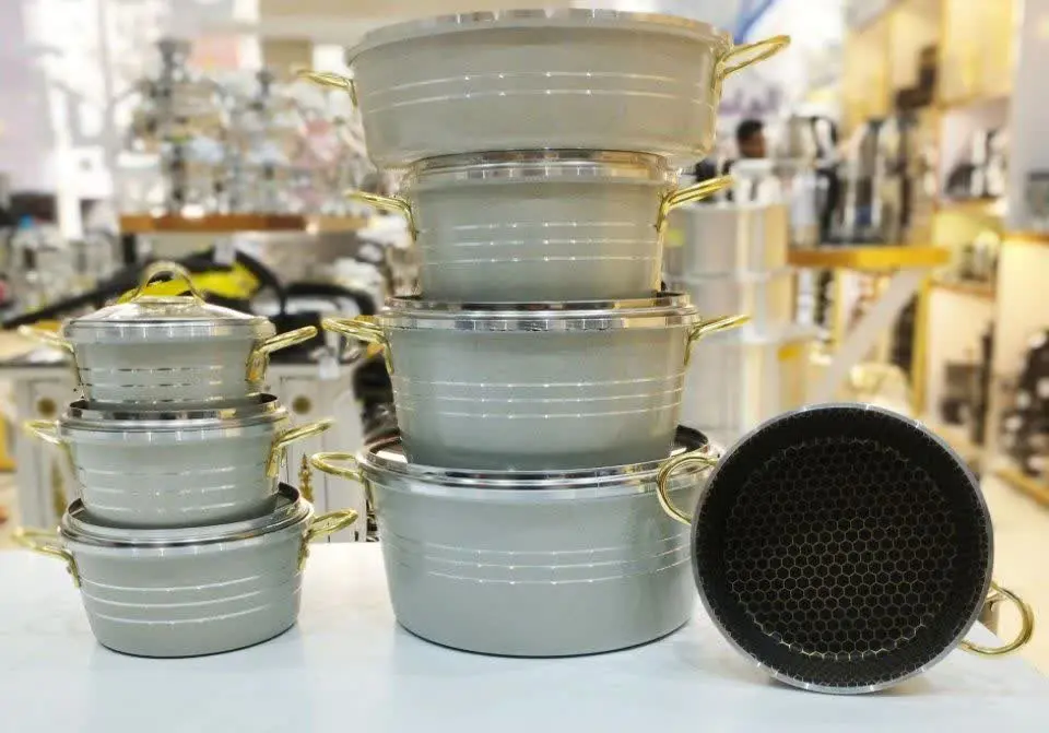 سرویس قابلمه ۱۴ پارچه گرانیت (داخل زنبوری) برند البرز کالا
