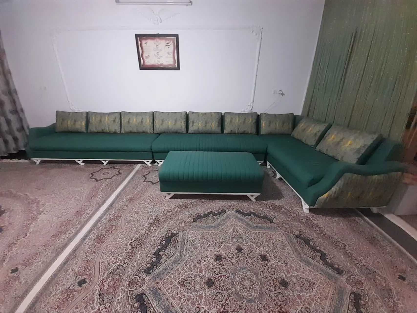 سرویس مبل و یک لاوست