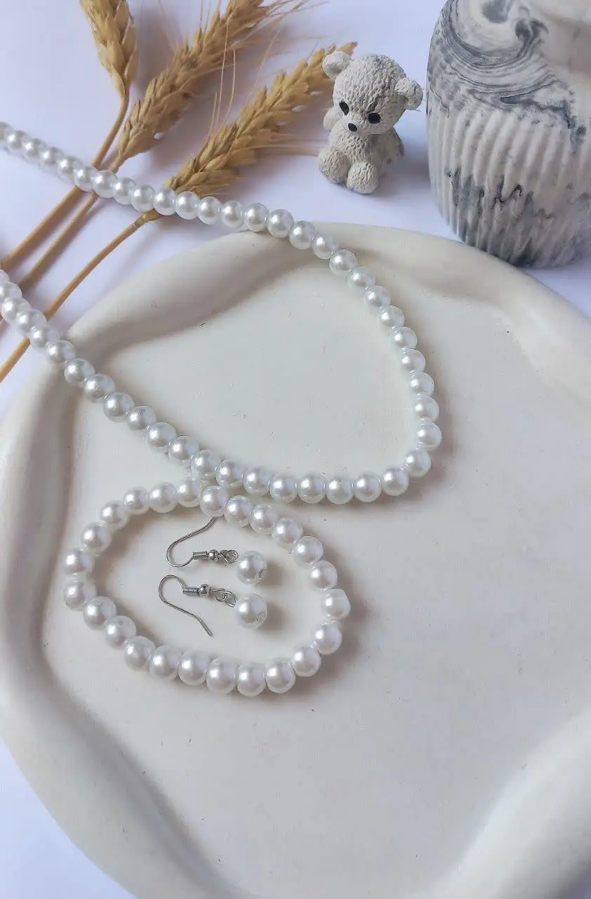 همون ست مرواریدیی که باهمه...