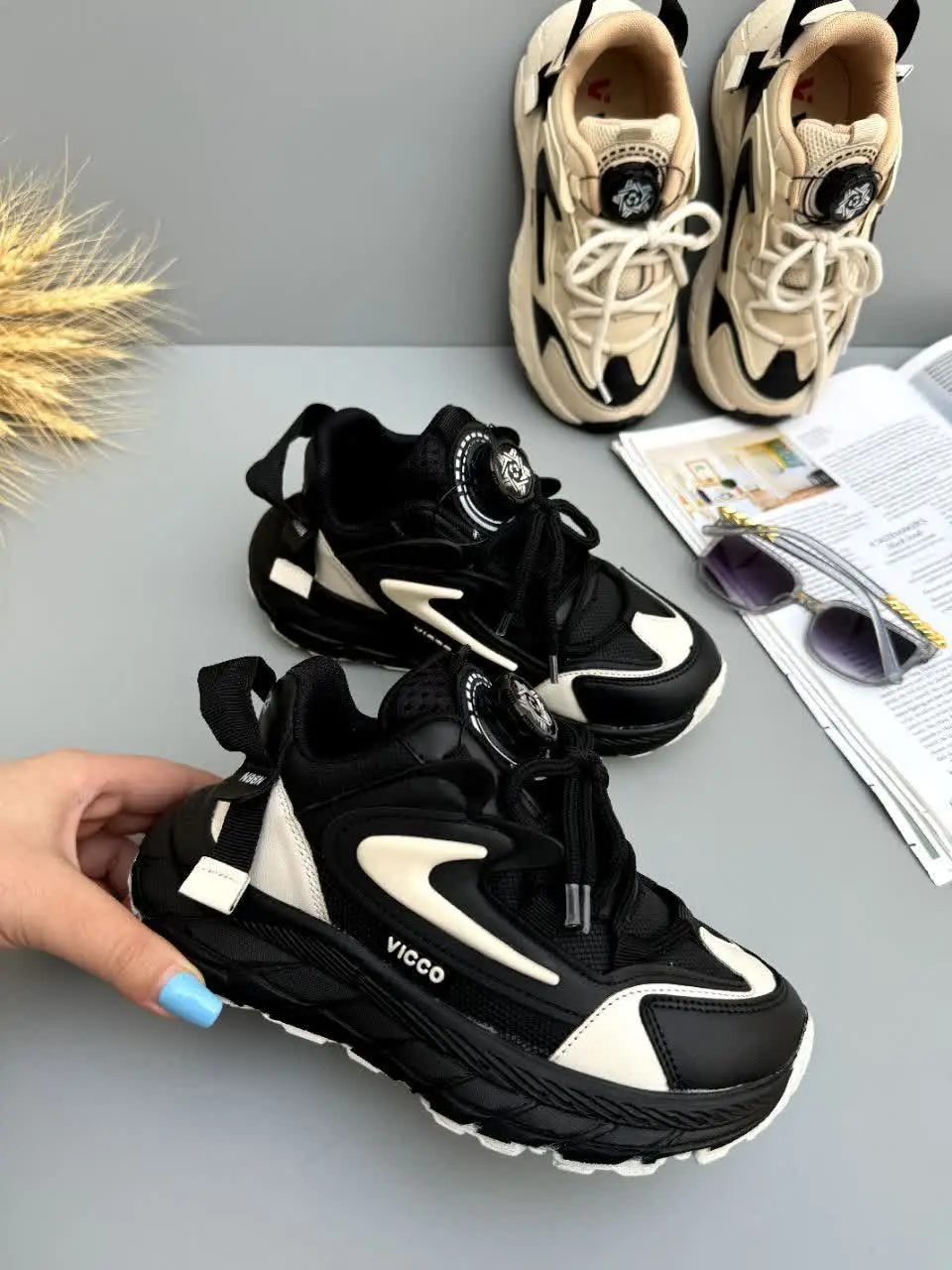 دنبال یه کتونی راحت و سبک واسه مدرسه‌ای؟؟ 
