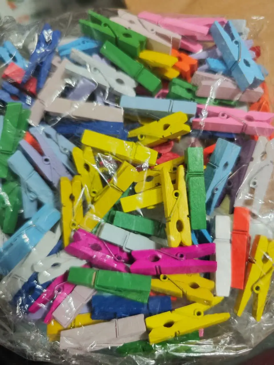 گیر چوبی متوسط رنگی
