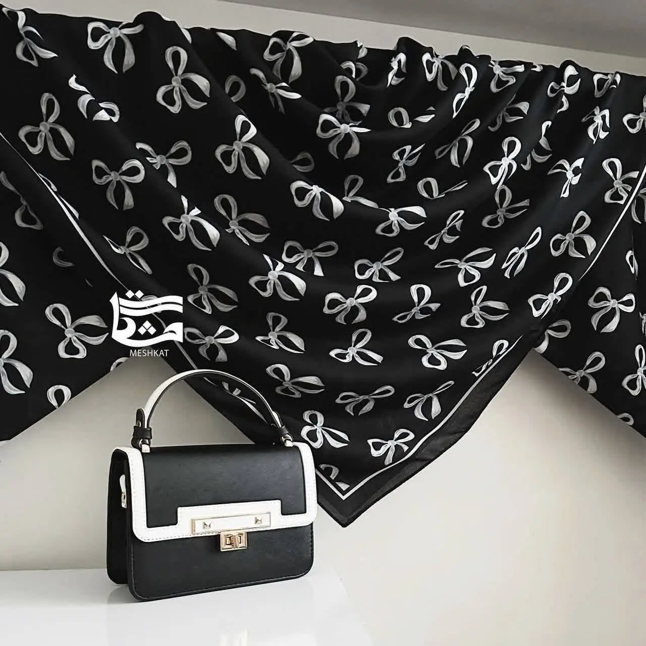 یه ست که انگار از دل یه روی...