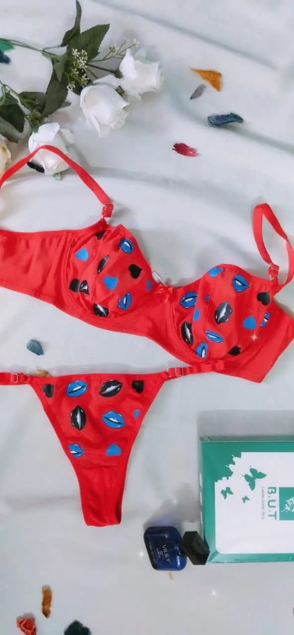 💗شورت مدل دار 
