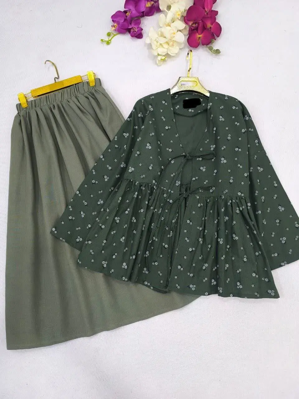 ط🌷نام: ست شومیز دامن شکوفه 
