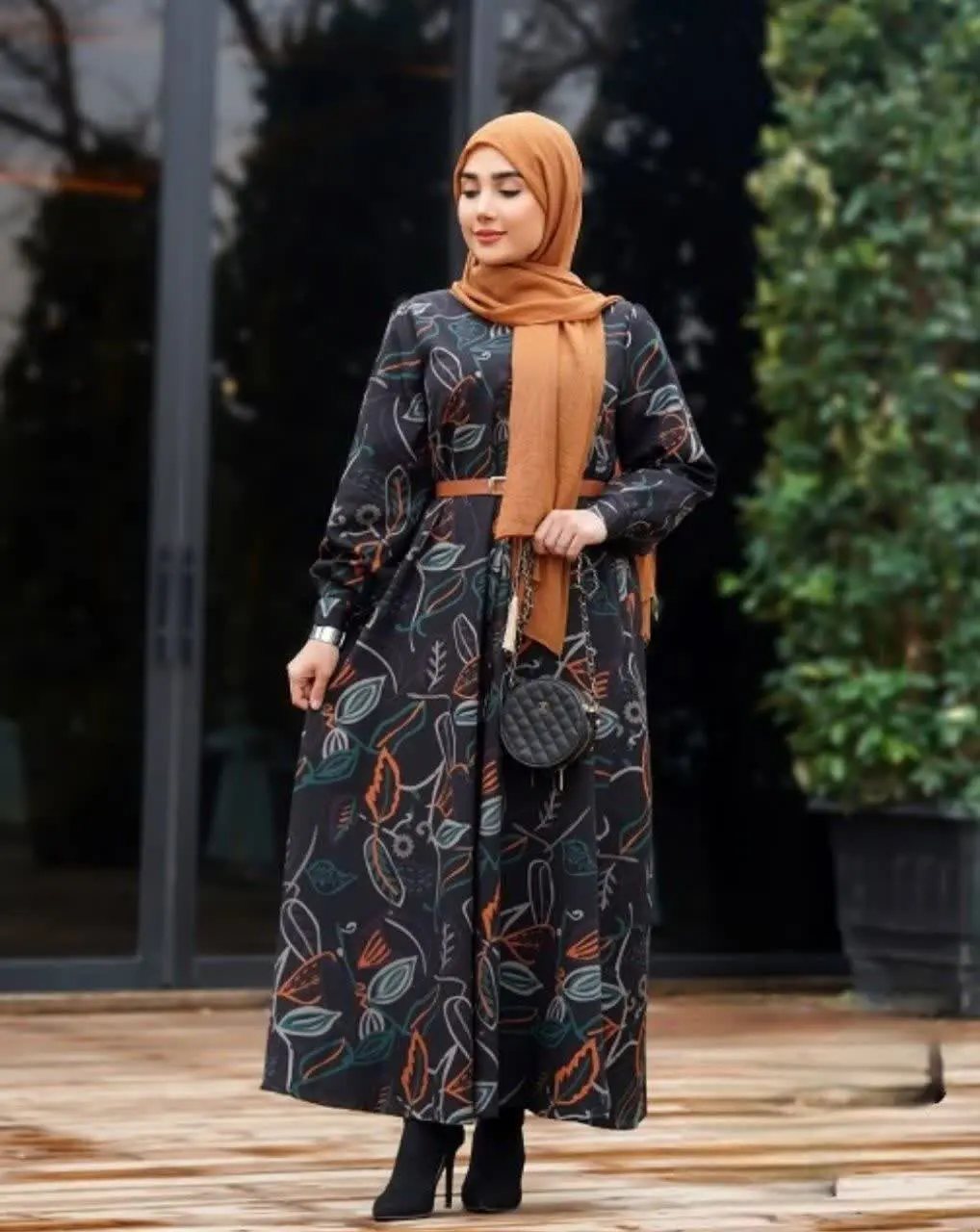 قابل ست با روسری زمردی و کم...