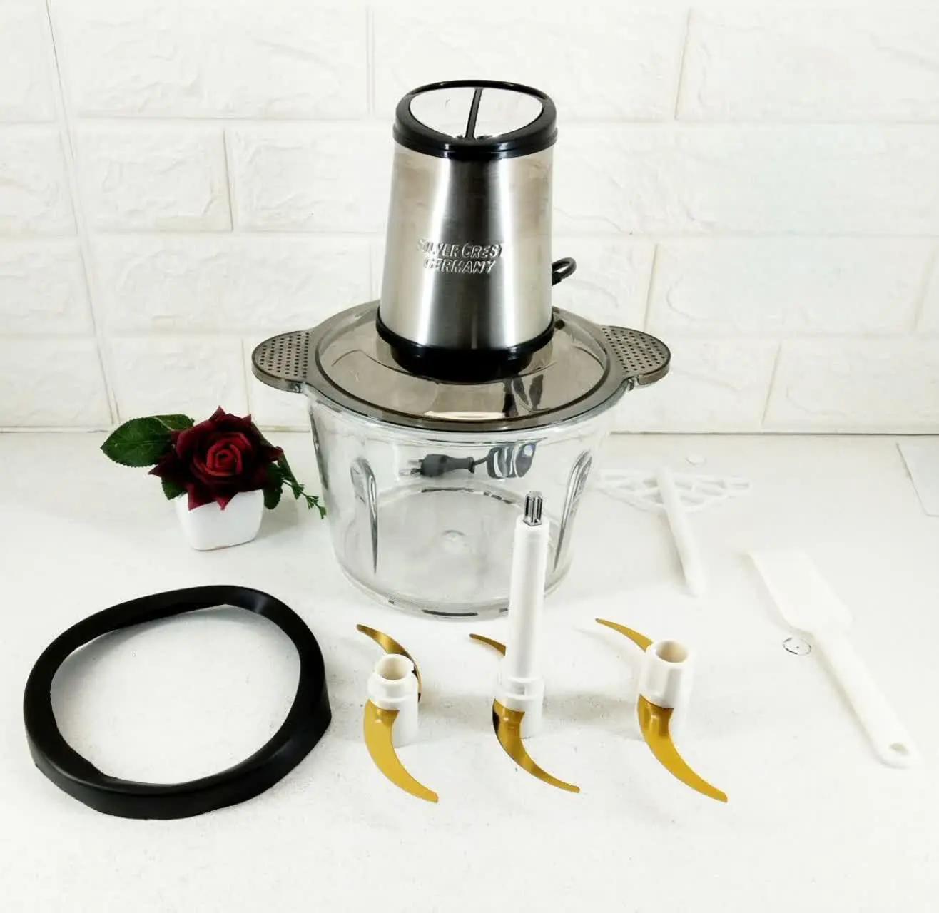 ✅نام سیلورکرست بر روی بدنه برجسته میباشد
