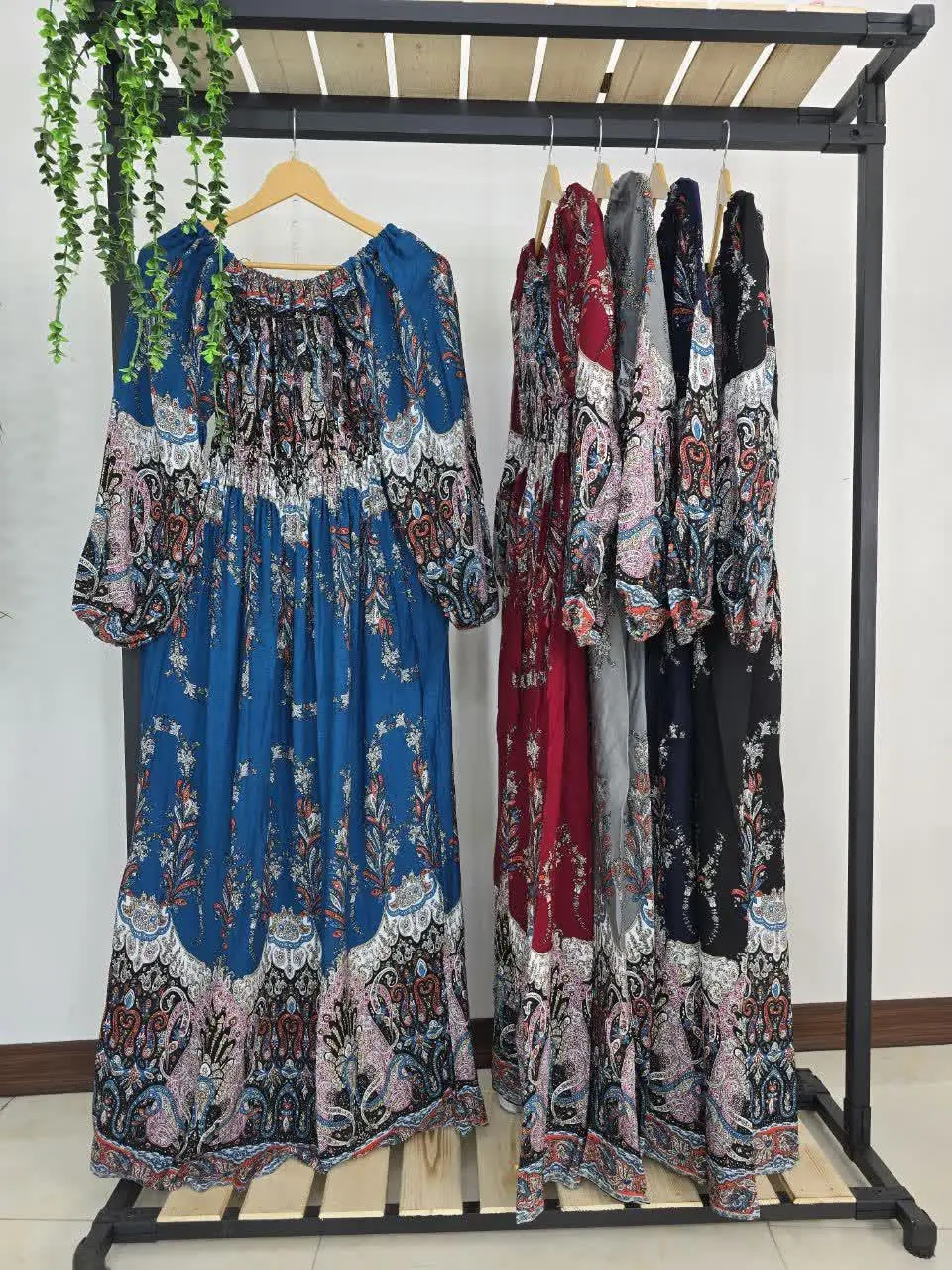 🌸 نام: ساحلی رخساره
