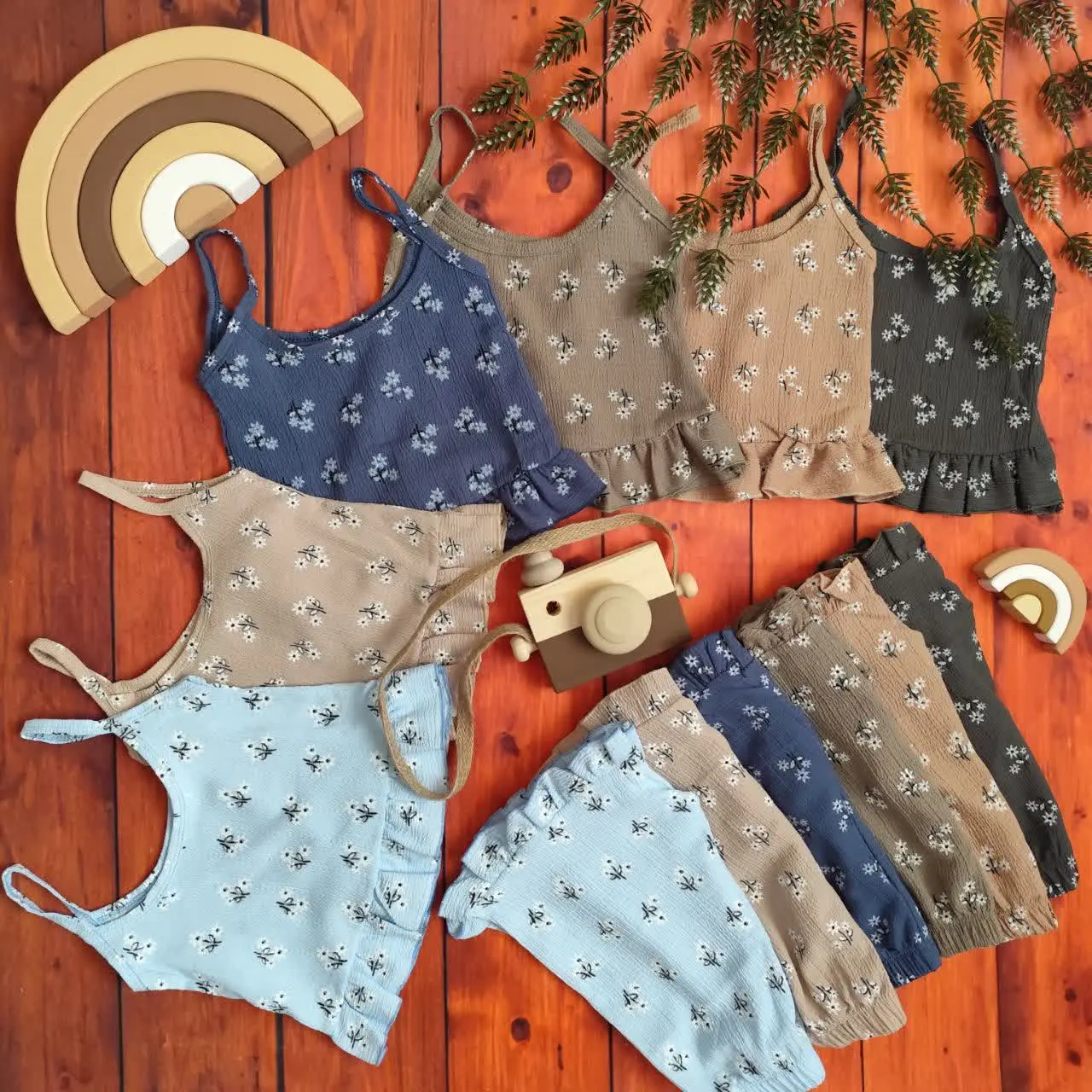 😍ست تاپ وشلوارک دخترانه گل...