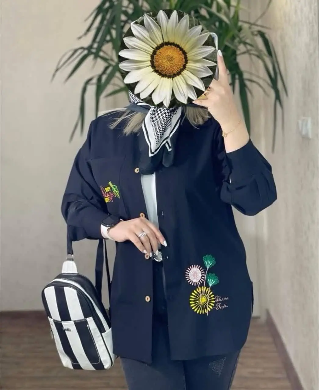 نام: مانتو قاصدک 
