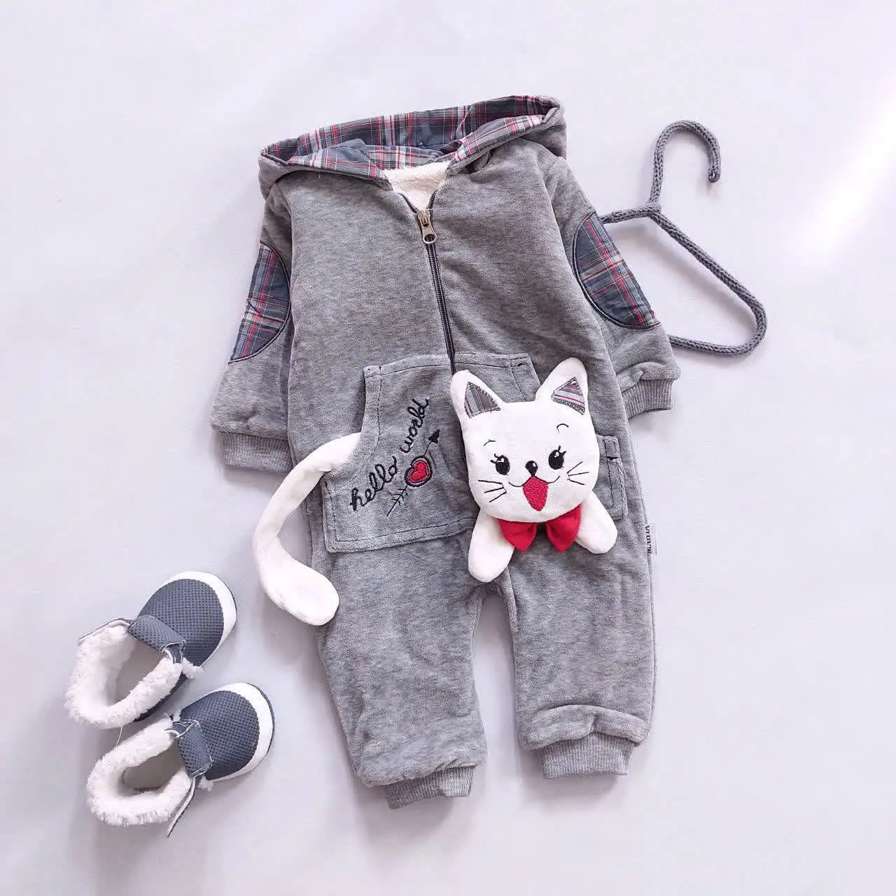 این لباس تبدیل میشه به اسباب بازی محبوب کوچولوت …ببین کی گفتم! 😍
