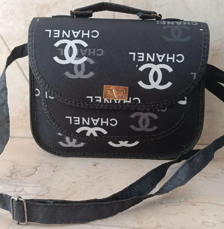 ✅یک نمونه کیف زنانی دوشی موجوداست 
