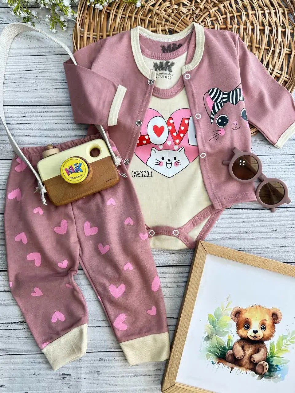 سه تکه گربه چشم درشت کالباسی نوزادی و کودک کد ۱۱۷۲۶۶ 
