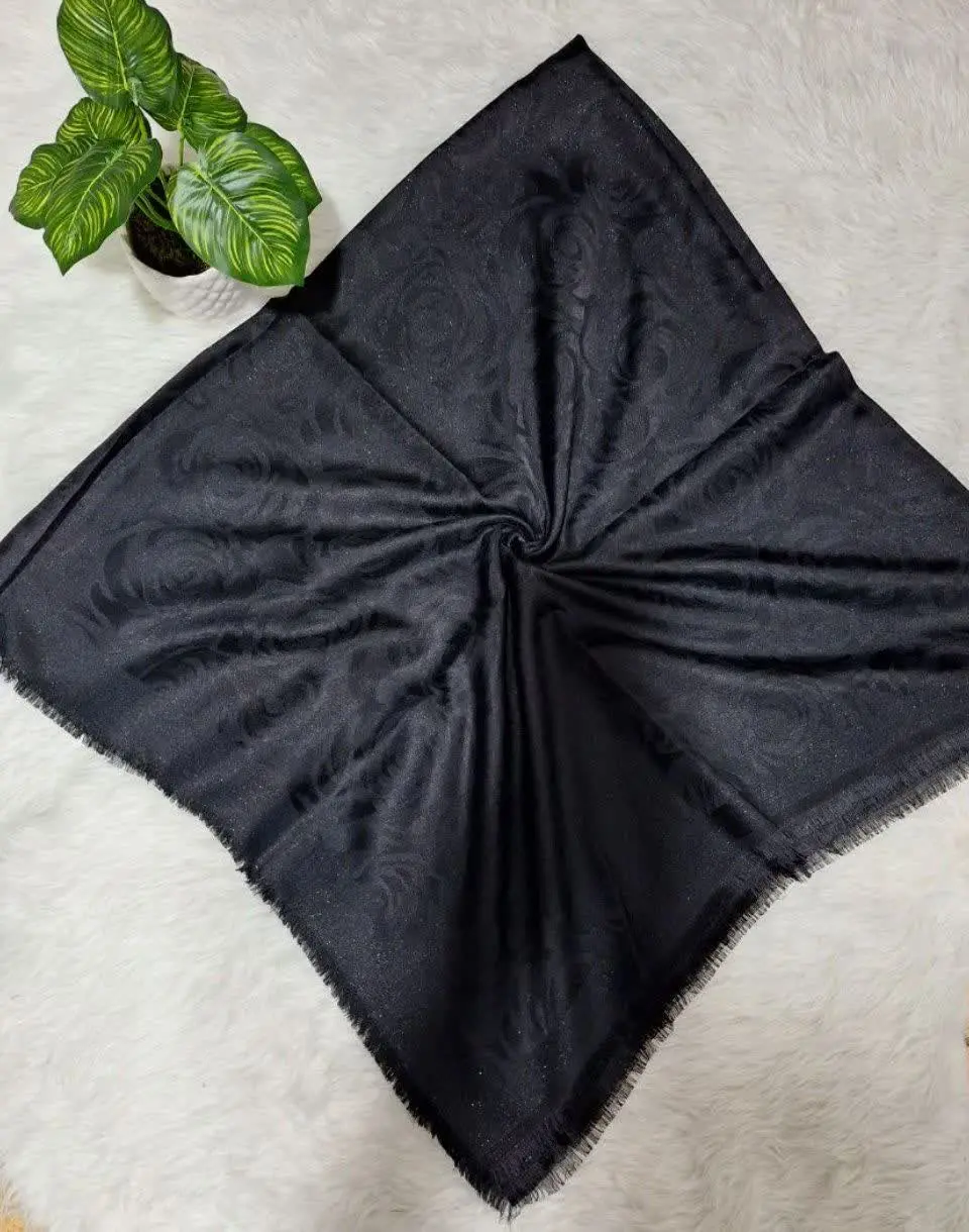 🍁 #عنوان: روسری مشکی ژاکاردنخی لمه
