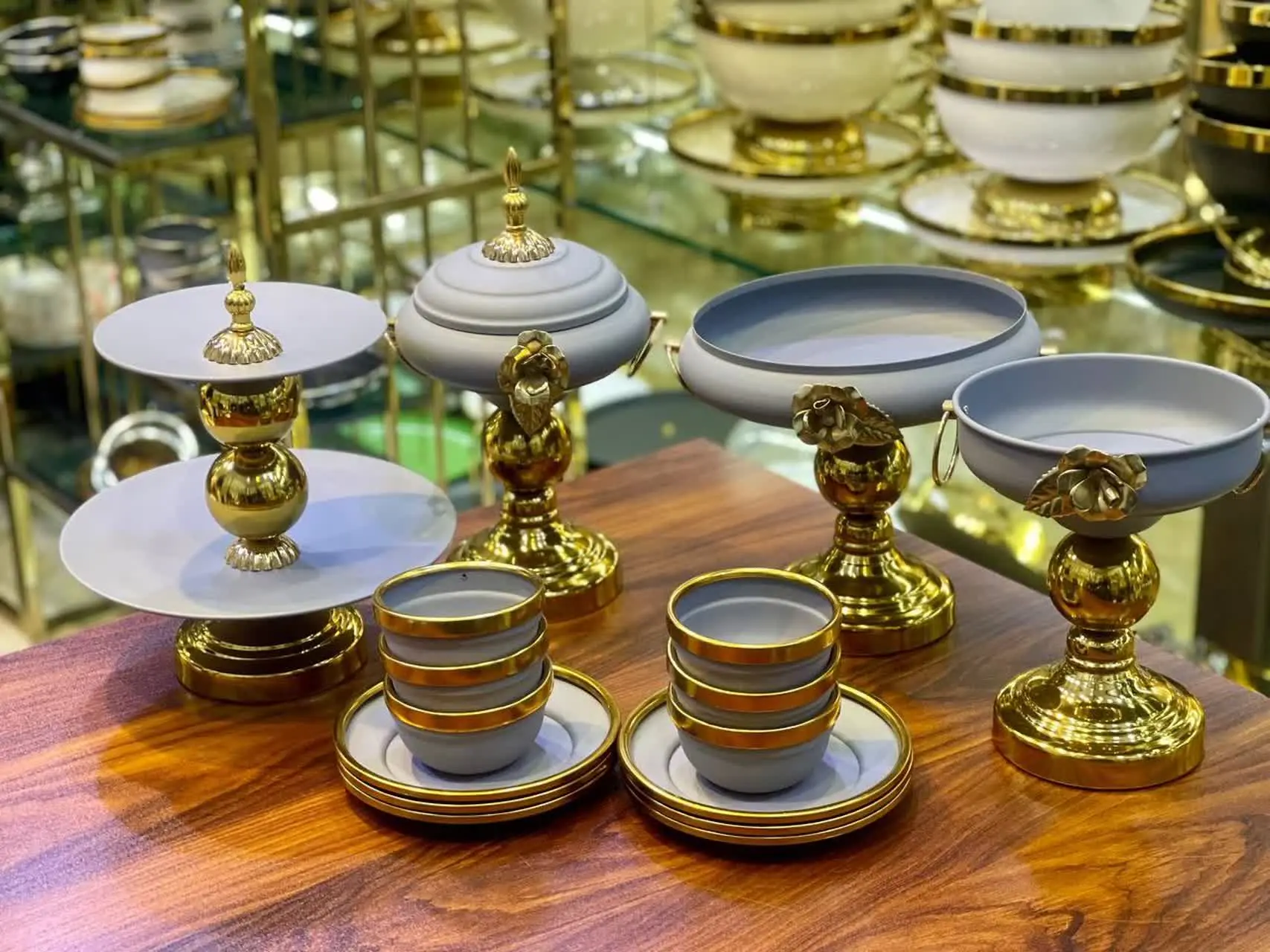 سرویس ۱۶ پارچه گل دار فقط رنگ طوسی 
