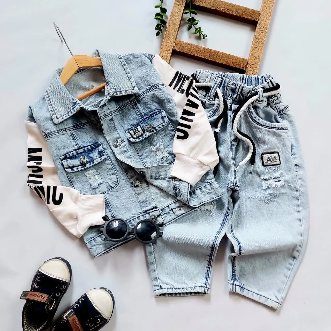 کت شلوار جین ال آی 😎
