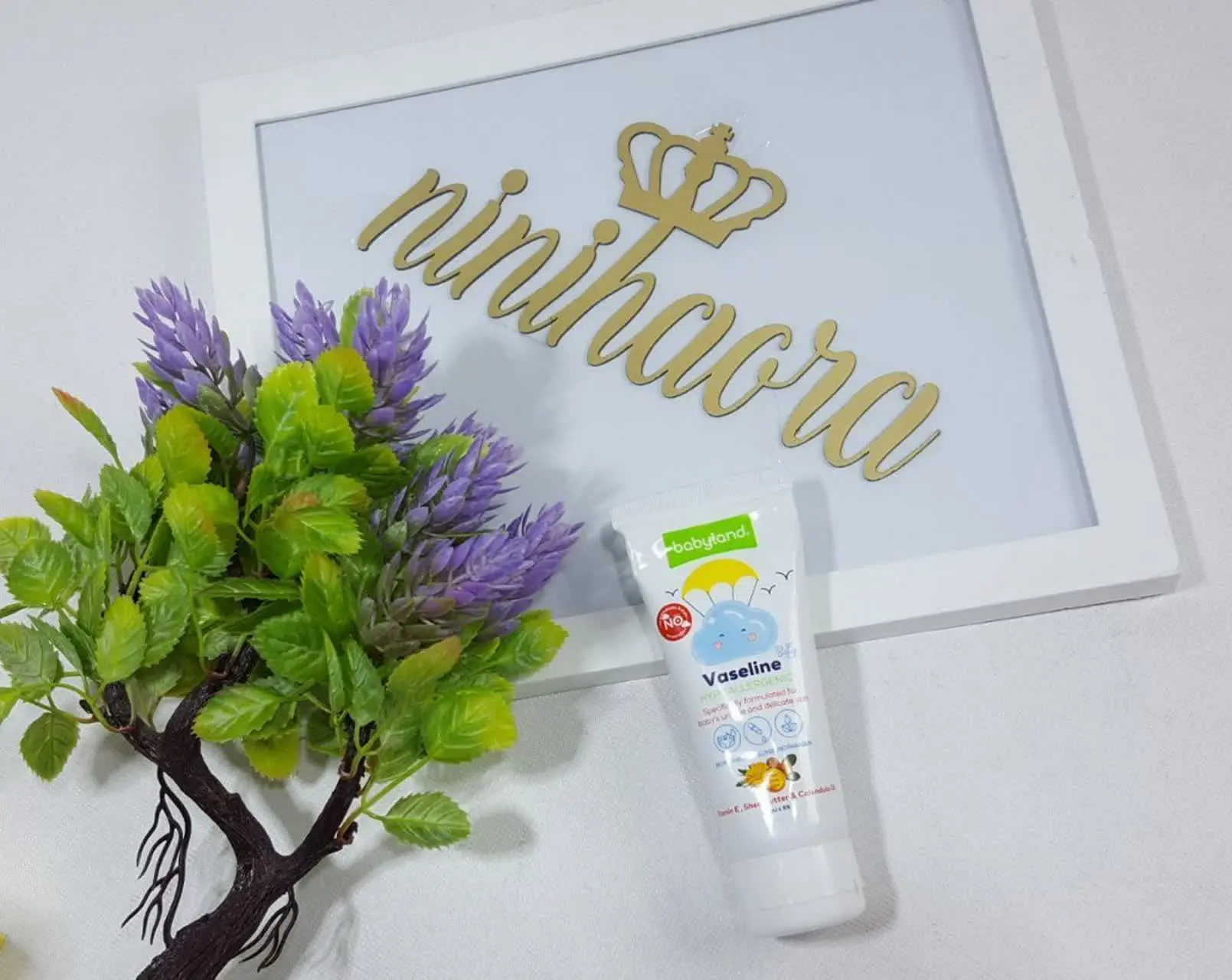 کرم وازلین بی بی لند