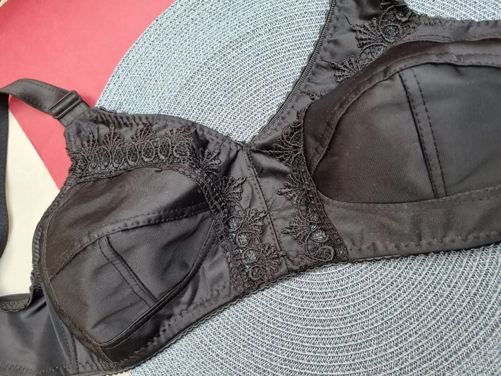 #سوتین_پرستو_شاخک_بلند
