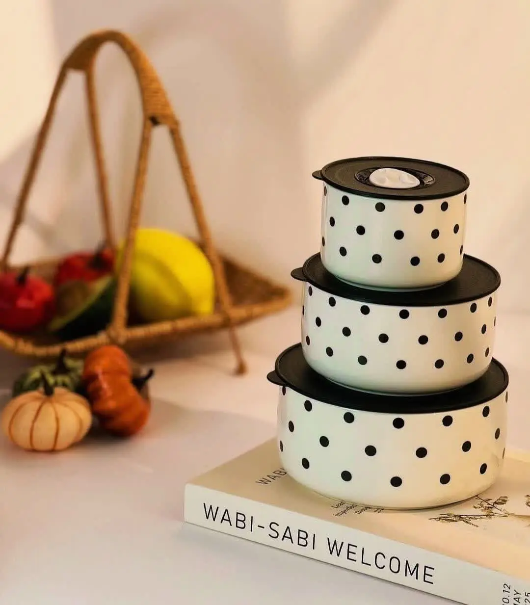 ست نگهدارنده خالدار