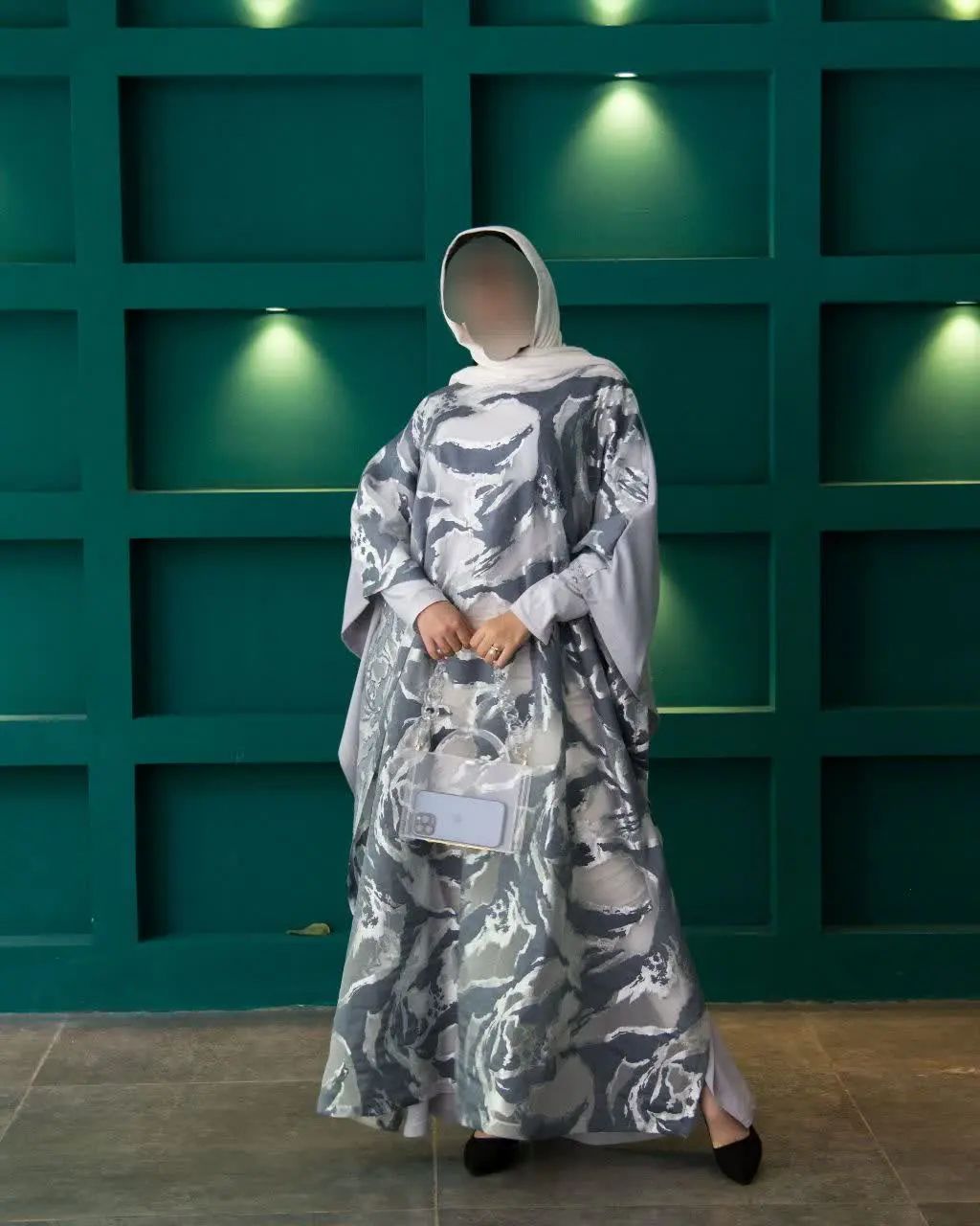 #عبا خاکستری
