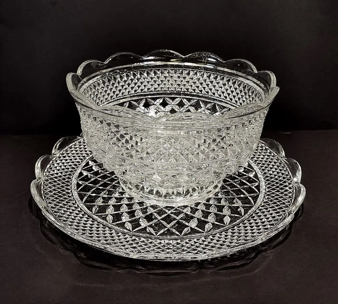 قاب وقدح خشتی
