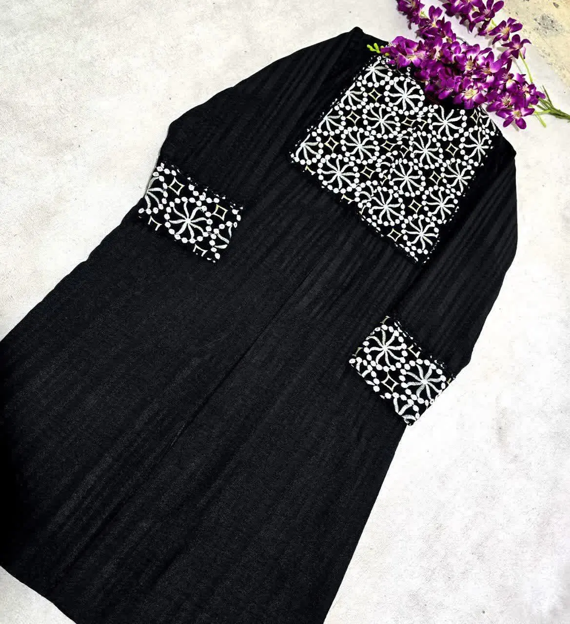 نام: مانتو ندا 
