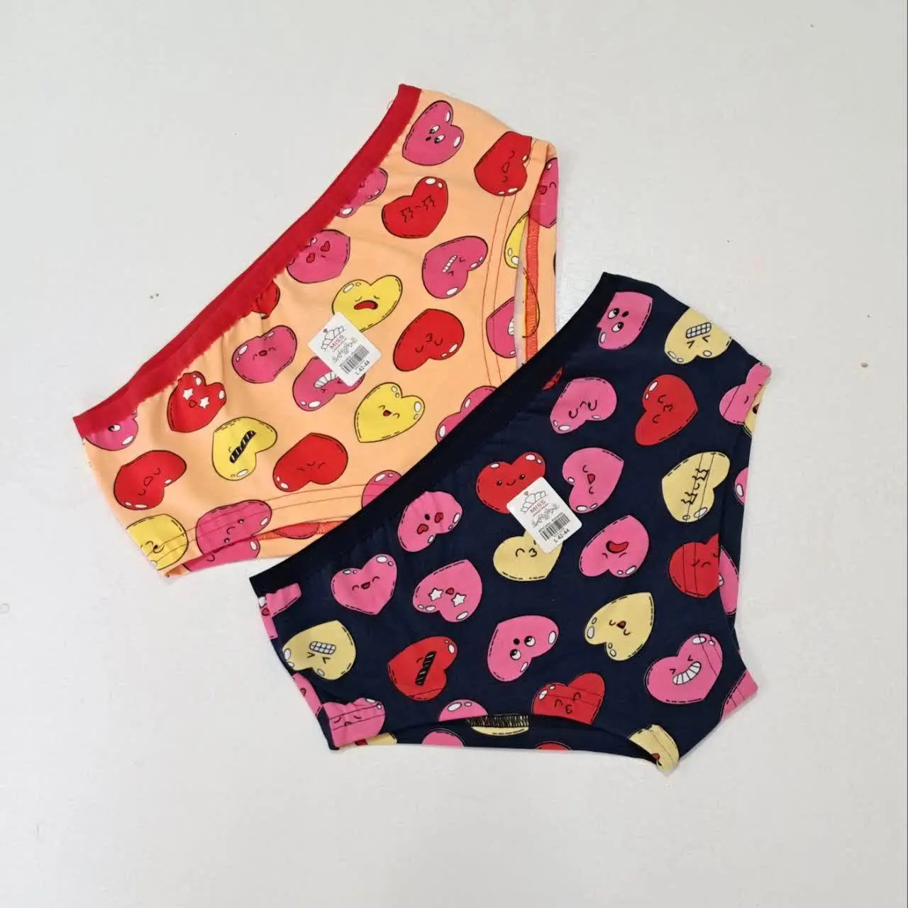 ببینید چی براتون اوردم یه کار با کیفیت برای چندمین بار شارژ شد😍😍😍
