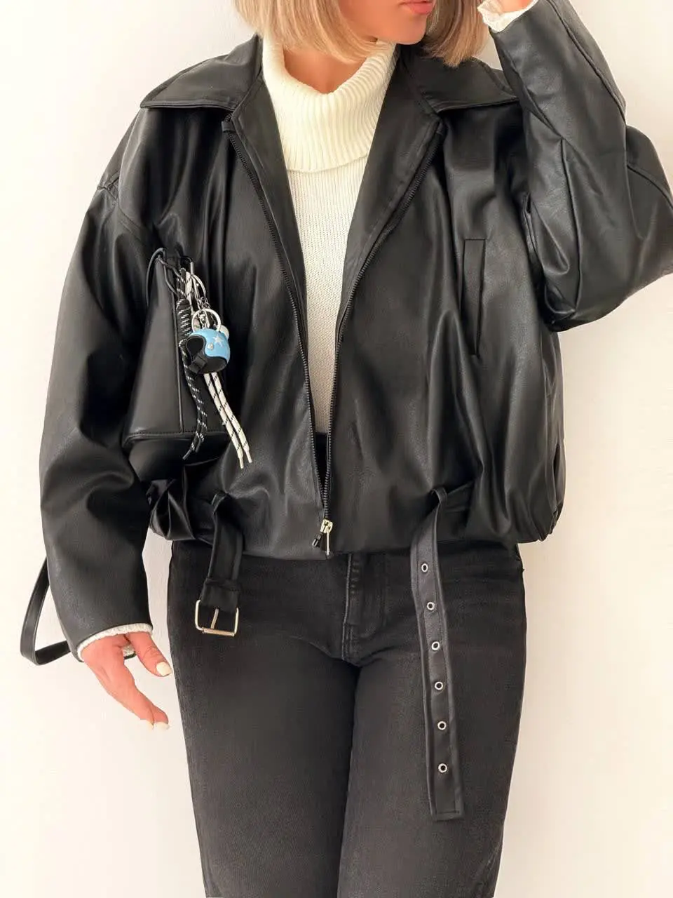 🖌 رنگ بندی: مشکی - قهوه ای