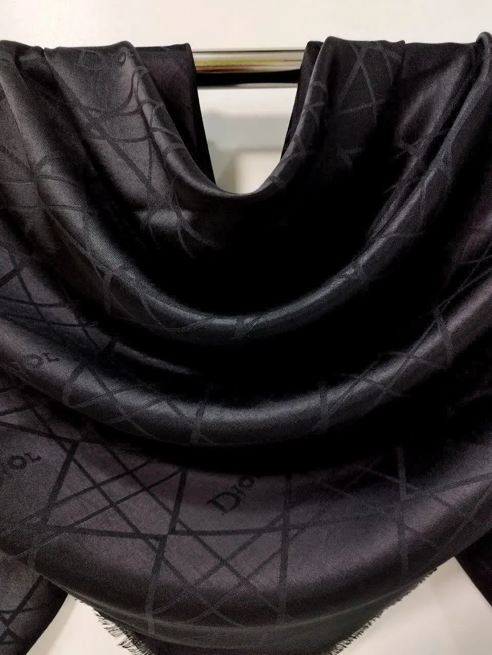 روسری ابریشم ژاکارد بدون لم...