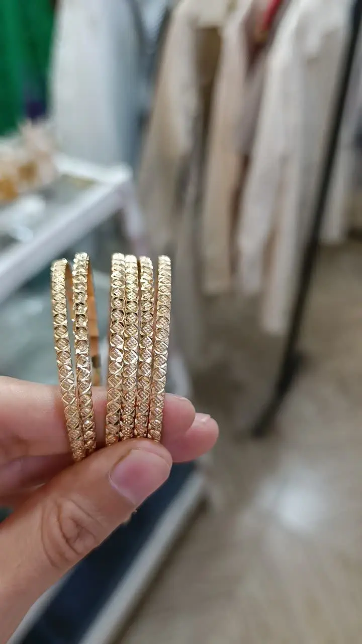 فقط خودم و خودت میدونین که...