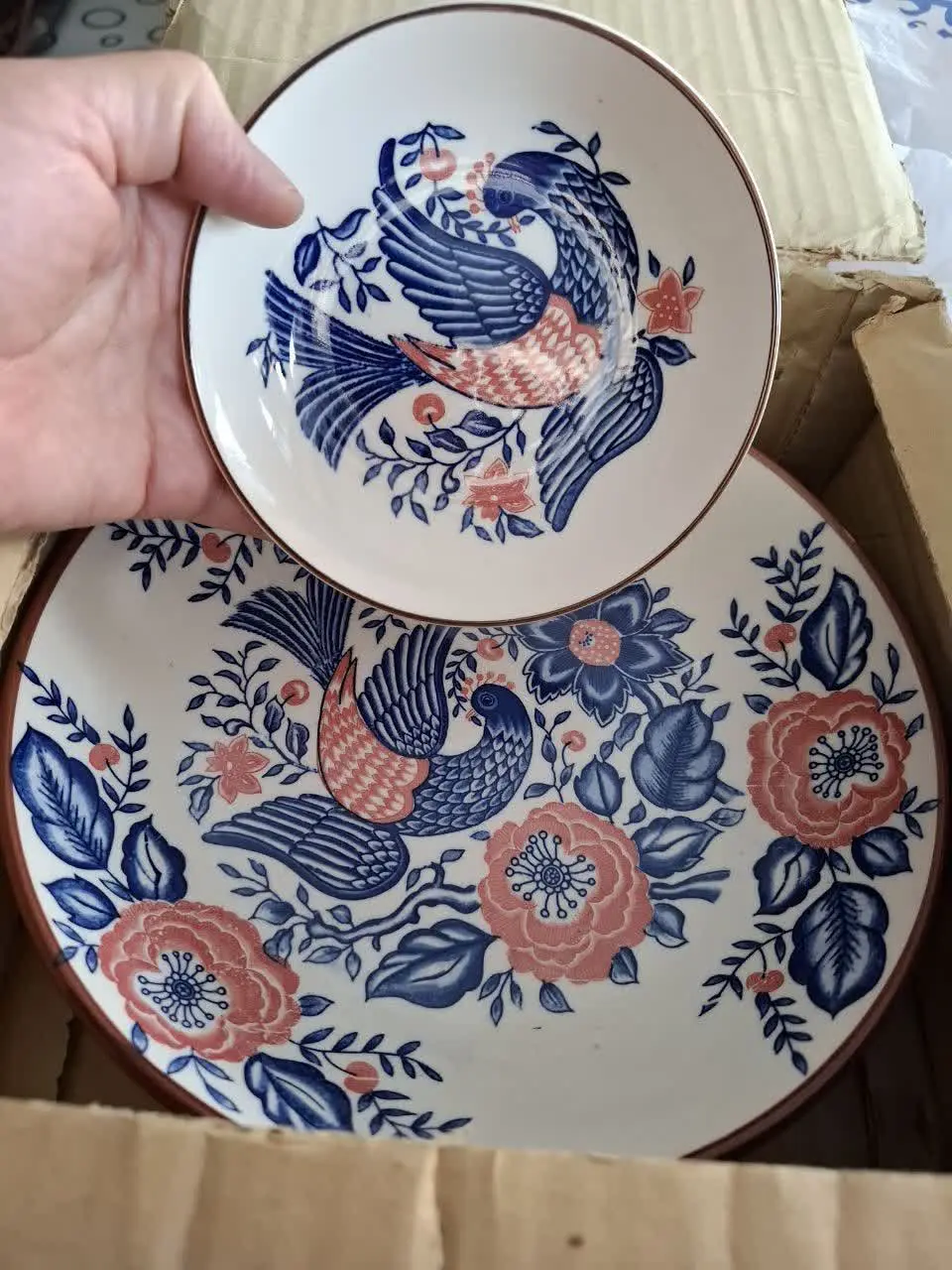 کاسه بزرگ دارای ترک لعاب قدمت