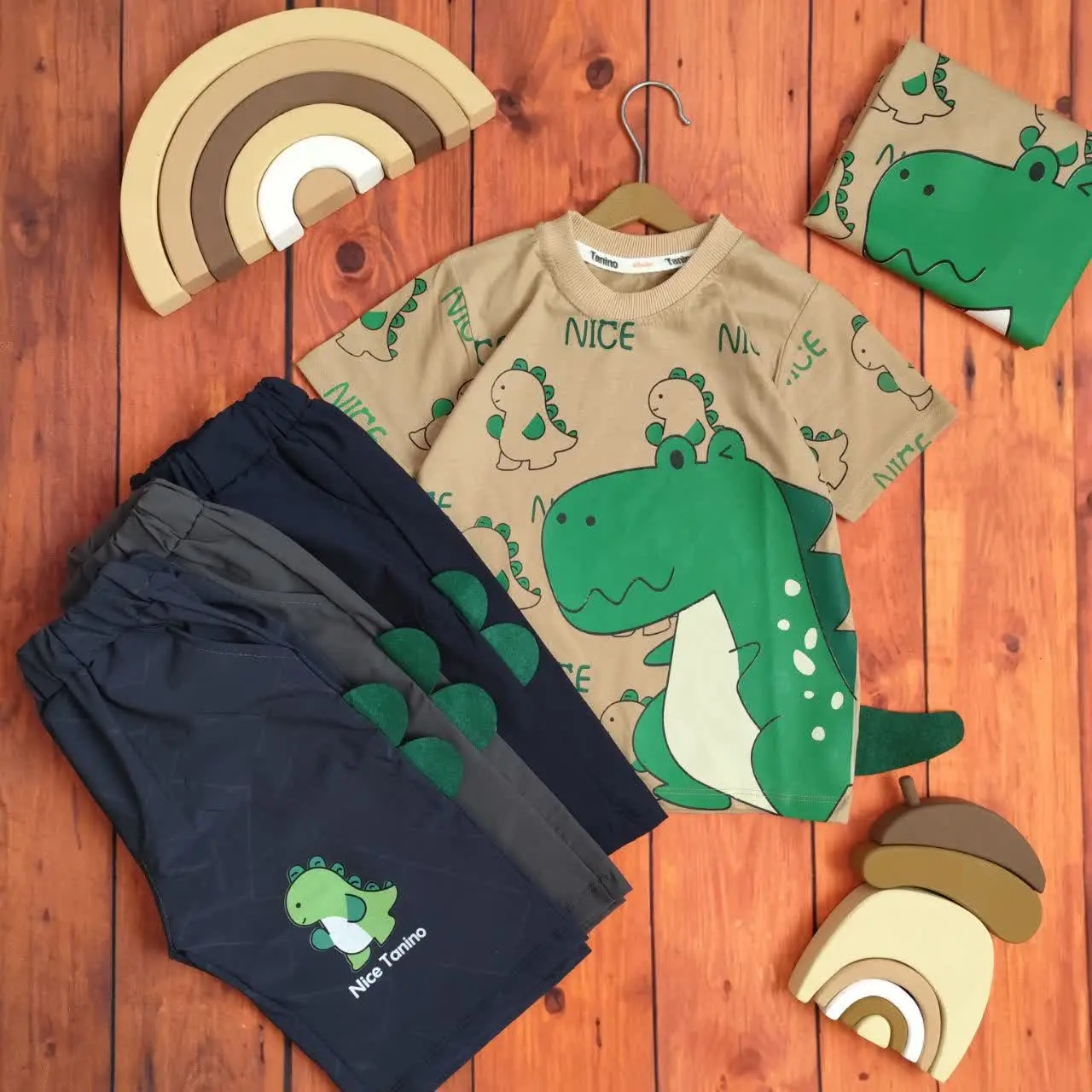 😍ست تیشرت وشلوارک دایناسور، جنس تیشرت پنبه، جنس شلوارک کتان کاغذی باکیفیت عااالی 😎
