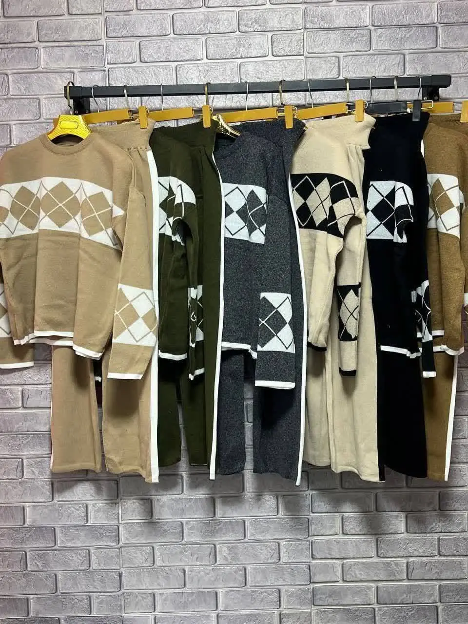 🖌 رنگ بندی: سبز - کرم - نسک...