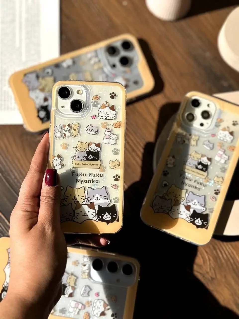 قاب imd خانواده گربه دارای بکگراند ستاره‌ای هولوگرامی مخصوص انواع #سامسونگ #شیائومی و #آیفون 
