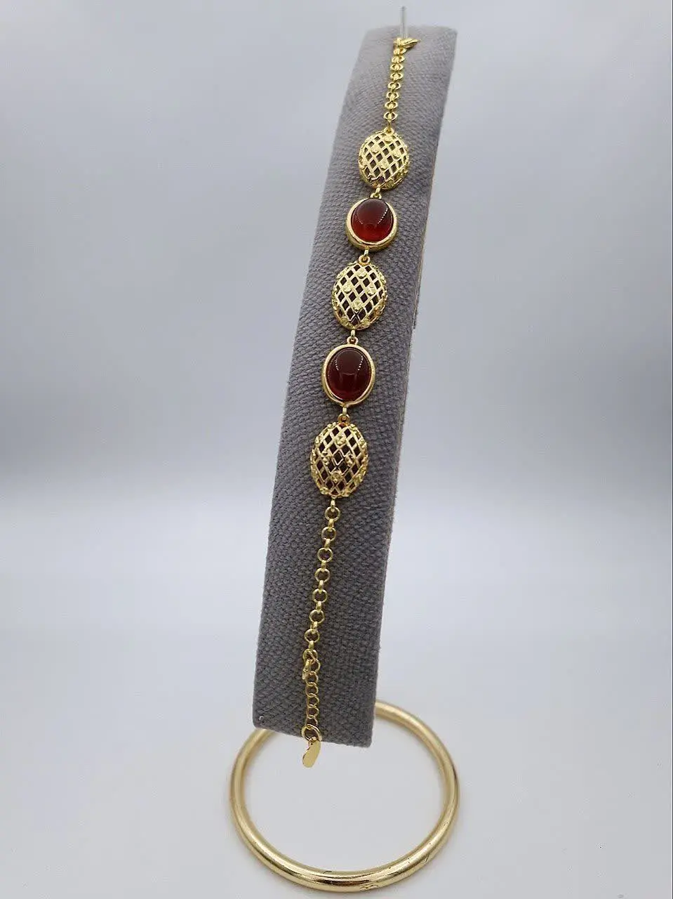 ♦️دستبند نگین دار ۱۵۶۱۷۲۲۳۴
